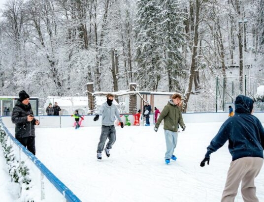 Odkryte lodowiska w powiecie cieszyńskim po sezonie i z dobrymi wynikami