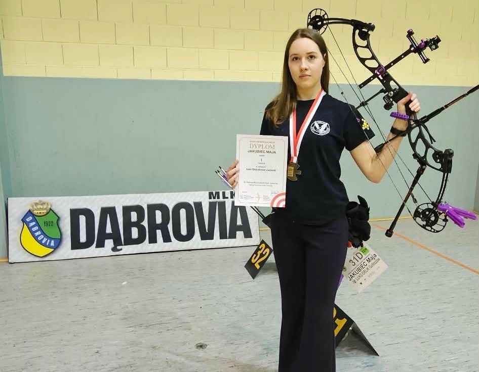 Maja Jakubiec z LUKS Orlik Goleszów ze złotym medalem HMP juniorów