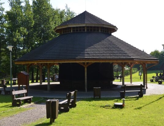 Tężnia solankowa w Jaworzu nieczynna