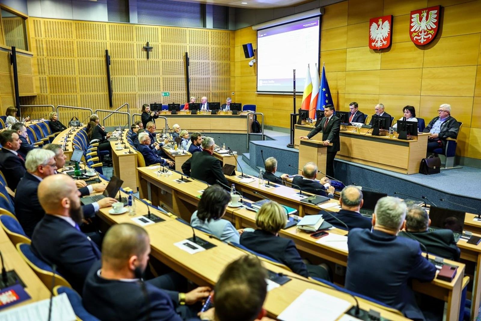 Sejmik Województwa Małopolskiego z apelem w sprawie mediów społecznościowych