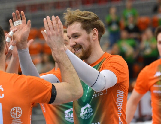 Ważna wygrana siatkarzy. Losy setów decydowały się w końcówkach