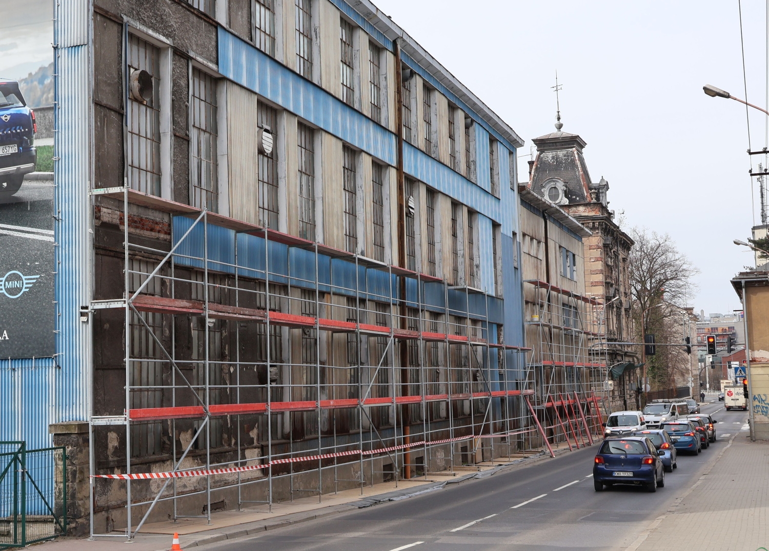 Część chodnika w centrum miasta awaryjnie zamknięta