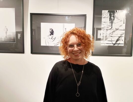 „Fotografia mnie przenika”. Ulotne kadry Emilii Grali