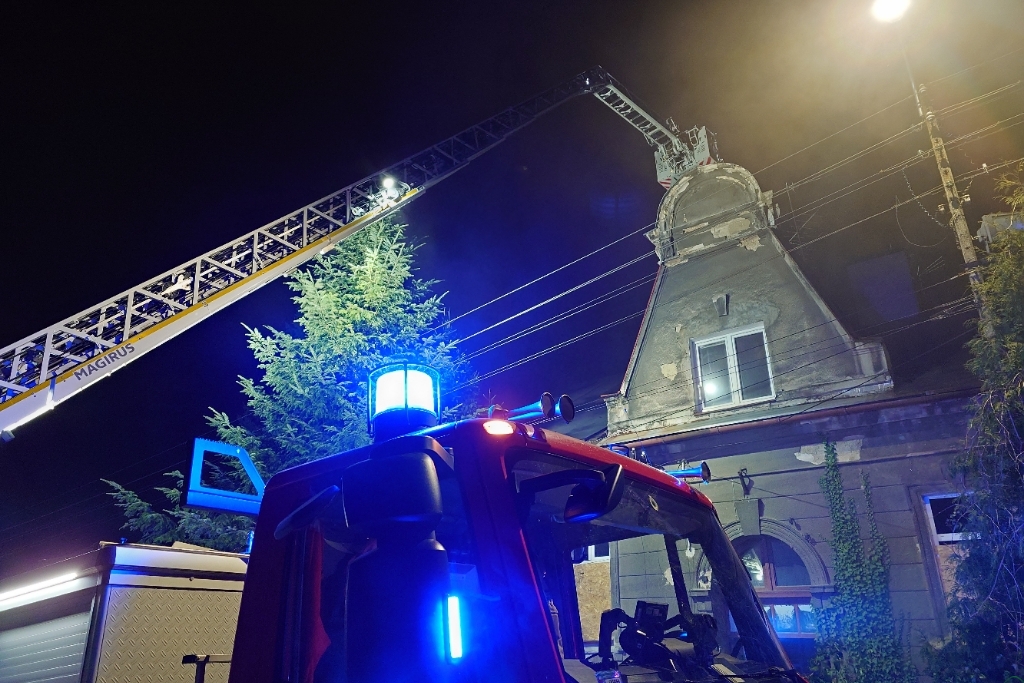 Z ostatniej chwili: Pożar w budynku. Trwa akcja gaśnicza – foto