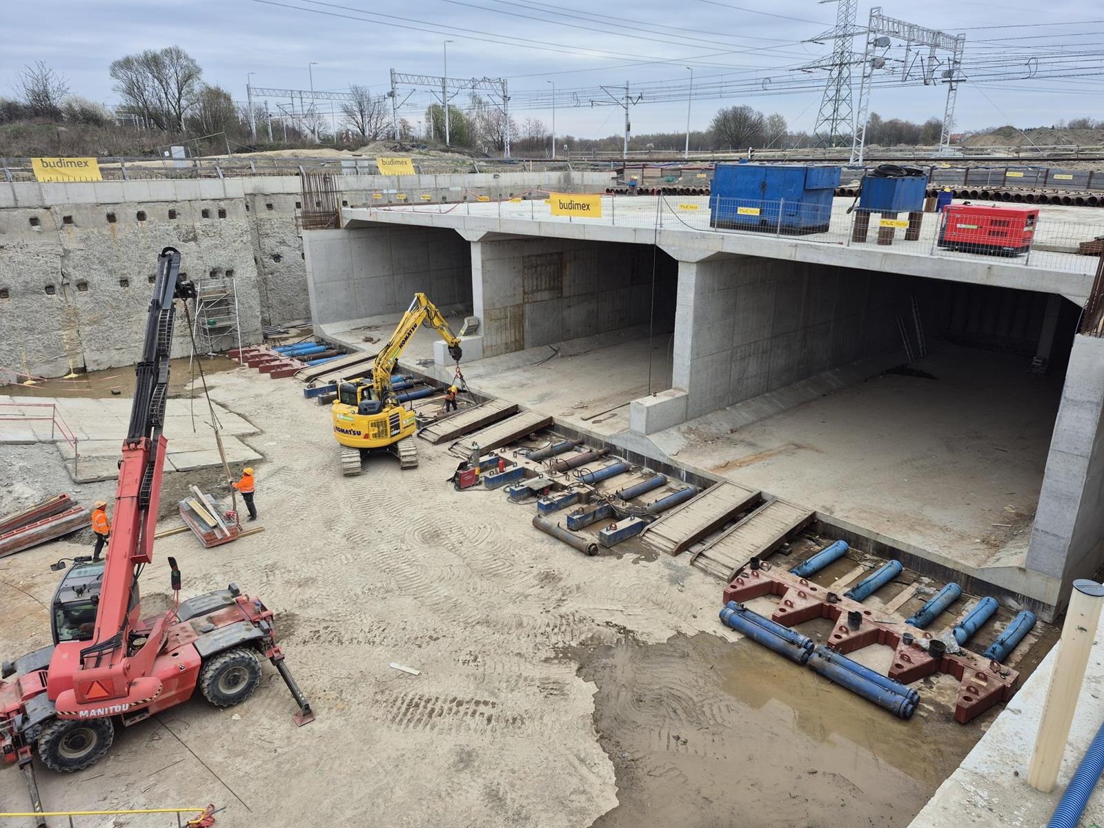 Budowa obwodnicy Oświęcimia. Przeciskają ogromny segment pod torami – ZDJĘCIA