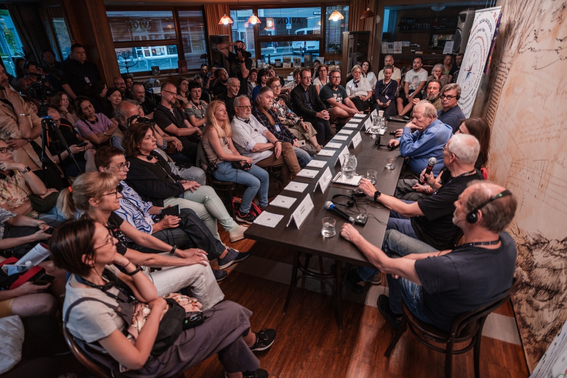 Między siłą a bezsilnością: Kwaśniewski, Michnik, Bajon, Lipska, Jourová i Siwczyk na spotkaniach Literatura na Granicy