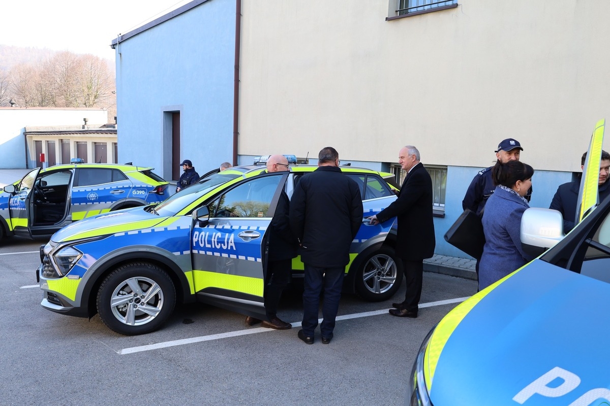 Nowe bryki dla policjantów w powiecie suskim | WIDEO, ZDJĘCIA