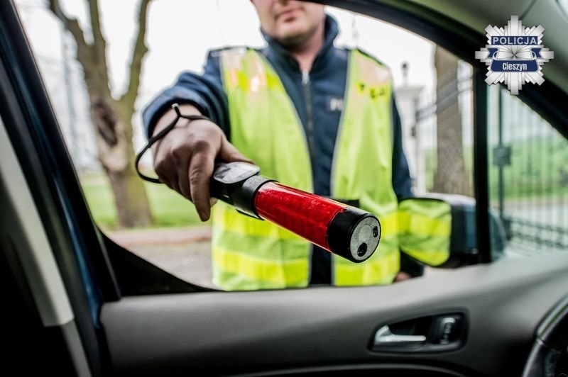 Kierowcy w Istebnej bez promili. Wspólna akcja policji i GOPS