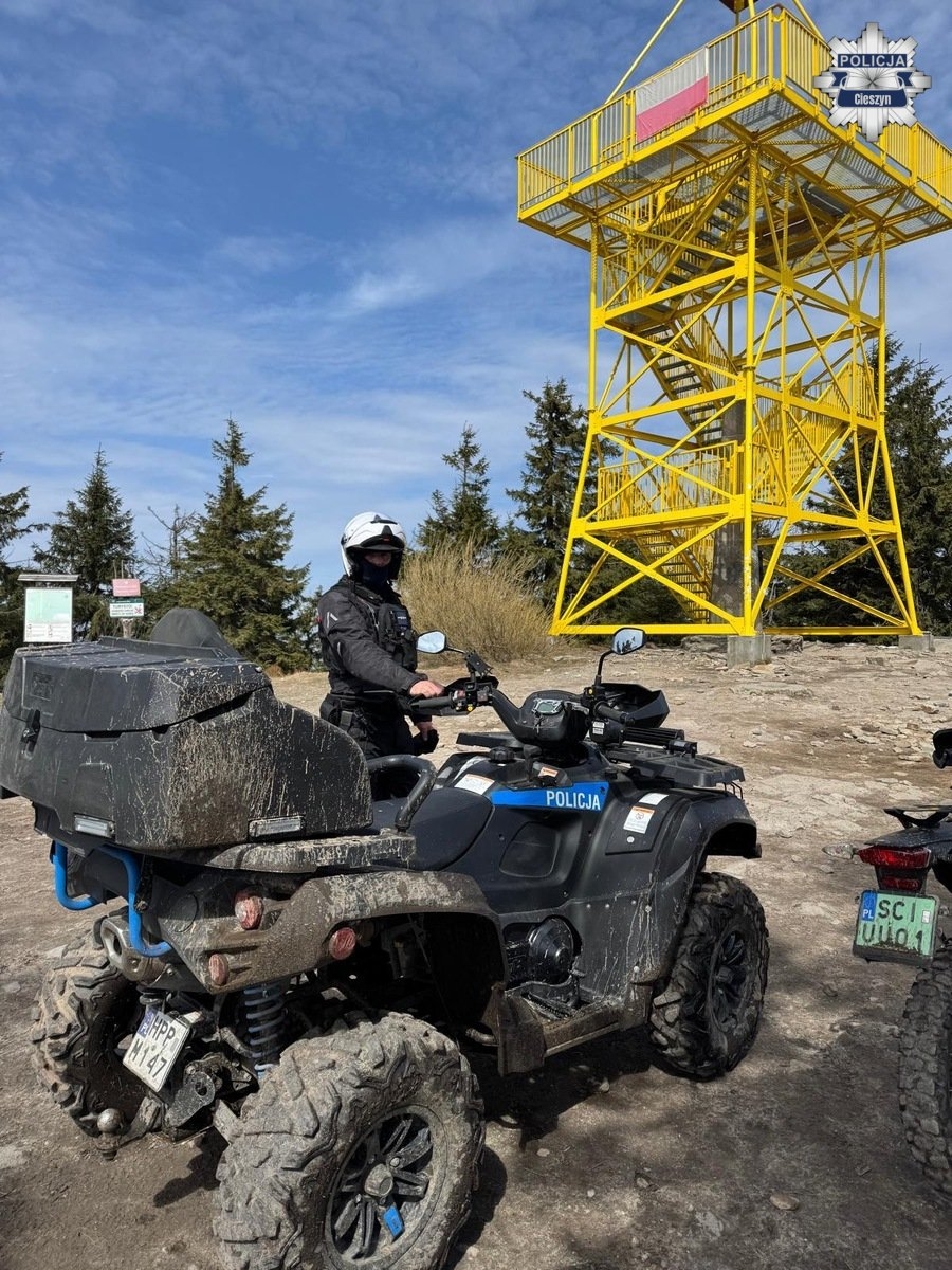 Wspólne patrole w górach. Policjanci z Ustronia i Wisły ruszyli do lasów