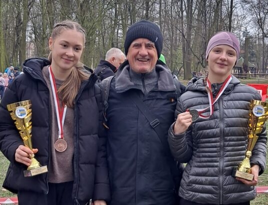 Młode lekkoatletki z LKS Pogórze z sukcesami