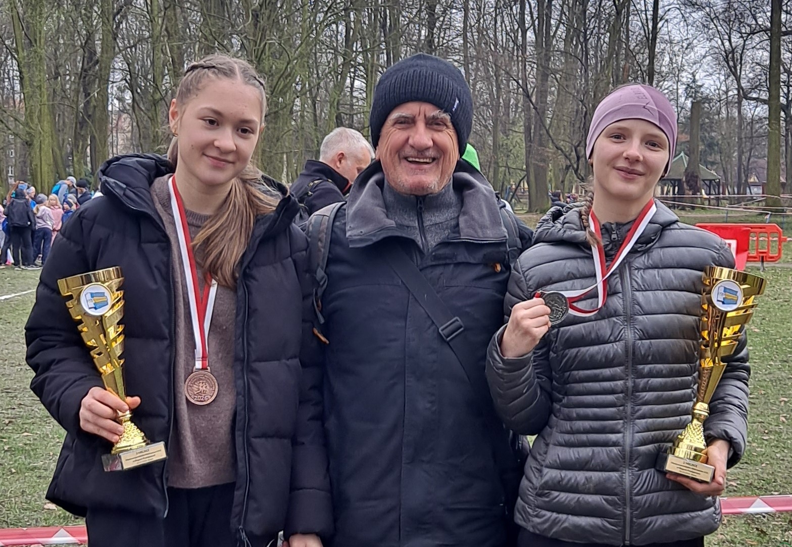 Młode lekkoatletki z LKS Pogórze z sukcesami