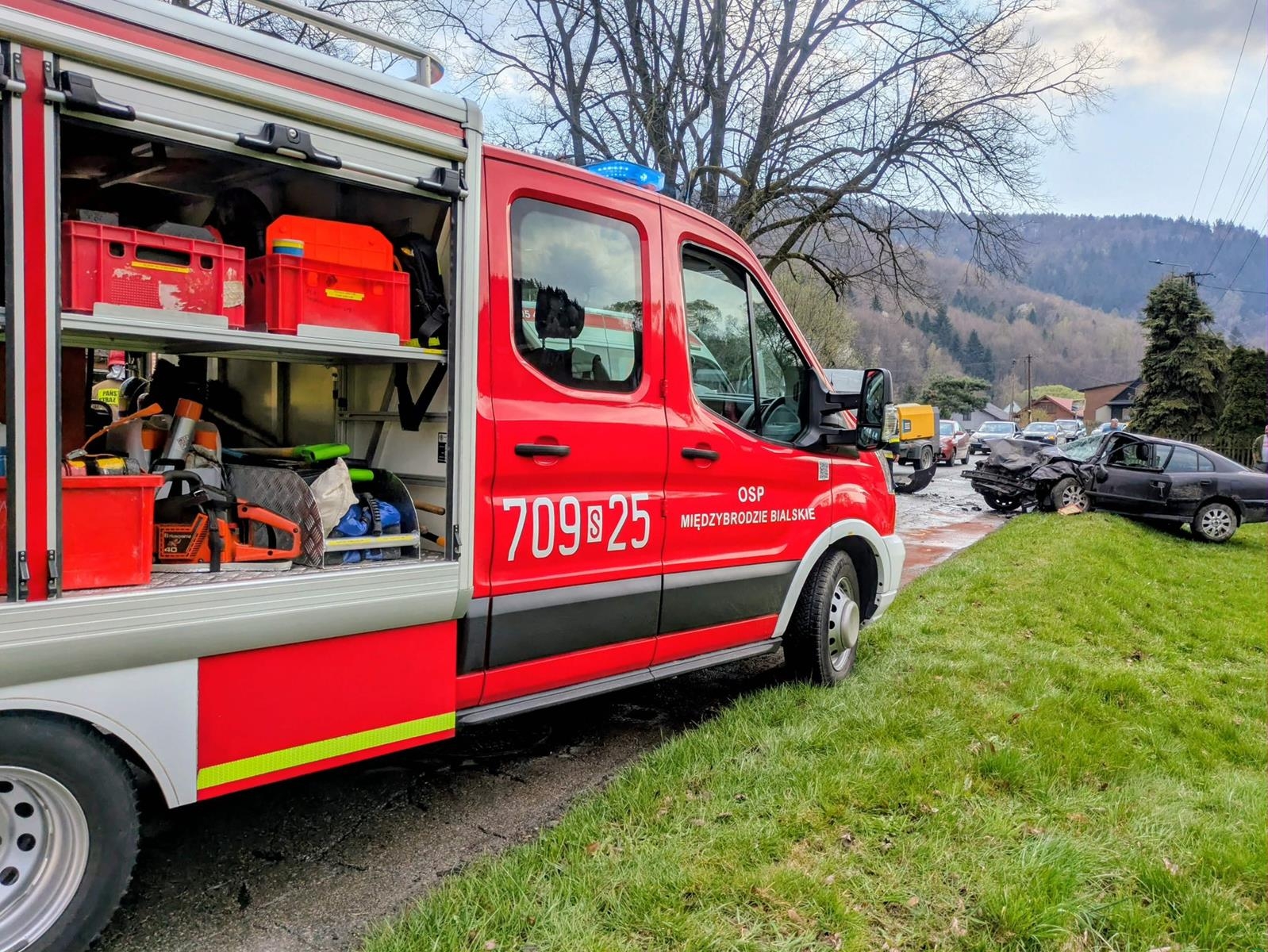 Dwie osoby ranne po zderzeniu w Międzybrodziu Bialskim – ZDJĘCIA