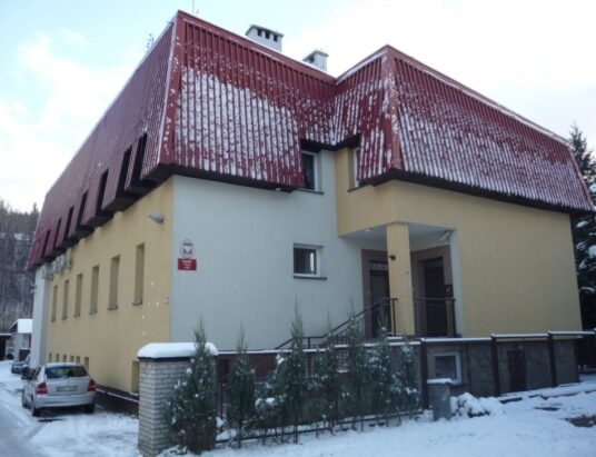 Kradzież gotówki w Wiśle – poszukiwani świadkowie zdarzenia