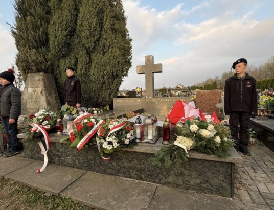 Pamięć o pisarce nie ginie. W Górkach Wielkich upamiętniono Zofię Kossak