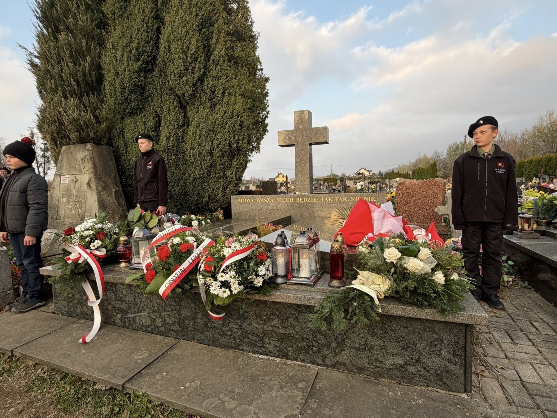 Pamięć o pisarce nie ginie. W Górkach Wielkich upamiętniono Zofię Kossak