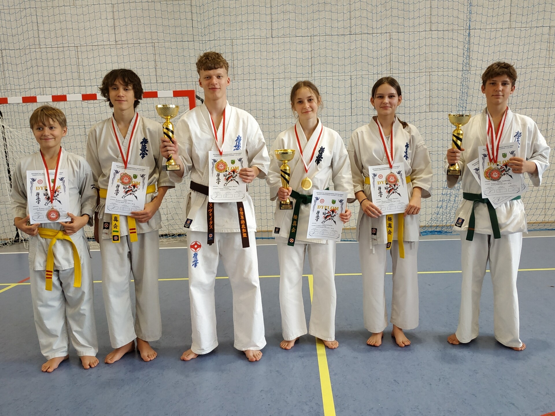 Cieszyńscy karatecy nie zwalniają tempa. Zdobyli siedem medali na mistrzostwach makroregionu