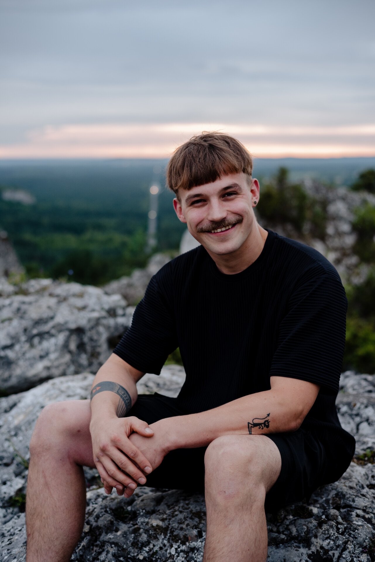 Nowy singiel Patryka Demkowskiego. Artysta z Wisły i jego „Potwór”