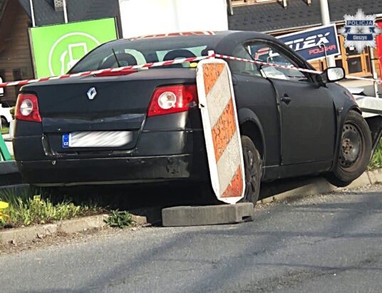 Skradzione tablice i kolizja. Policjanci zatrzymali podejrzanego