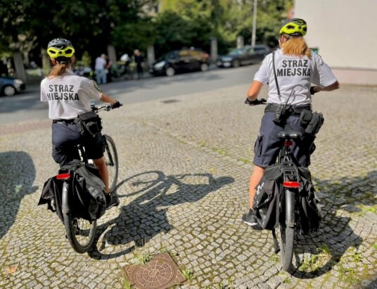 Strażnicy miejscy na „elektrykach”