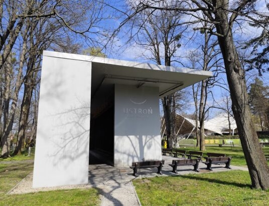 Ustrońska tężnia… w nietęgim stanie. Wizytówka uzdrowiska czy problem do naprawy?