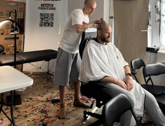 Jan Błachowicz wsparł Cancer Fighters. Zgolił włosy w geście solidarności z chorymi na raka