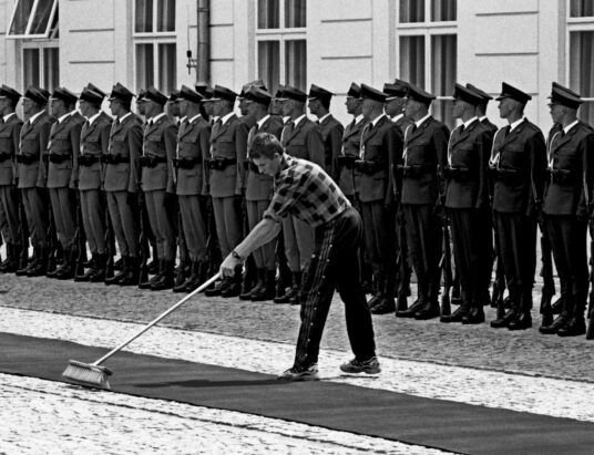 „Emocje – przemijanie” na płocie w Grodźcu