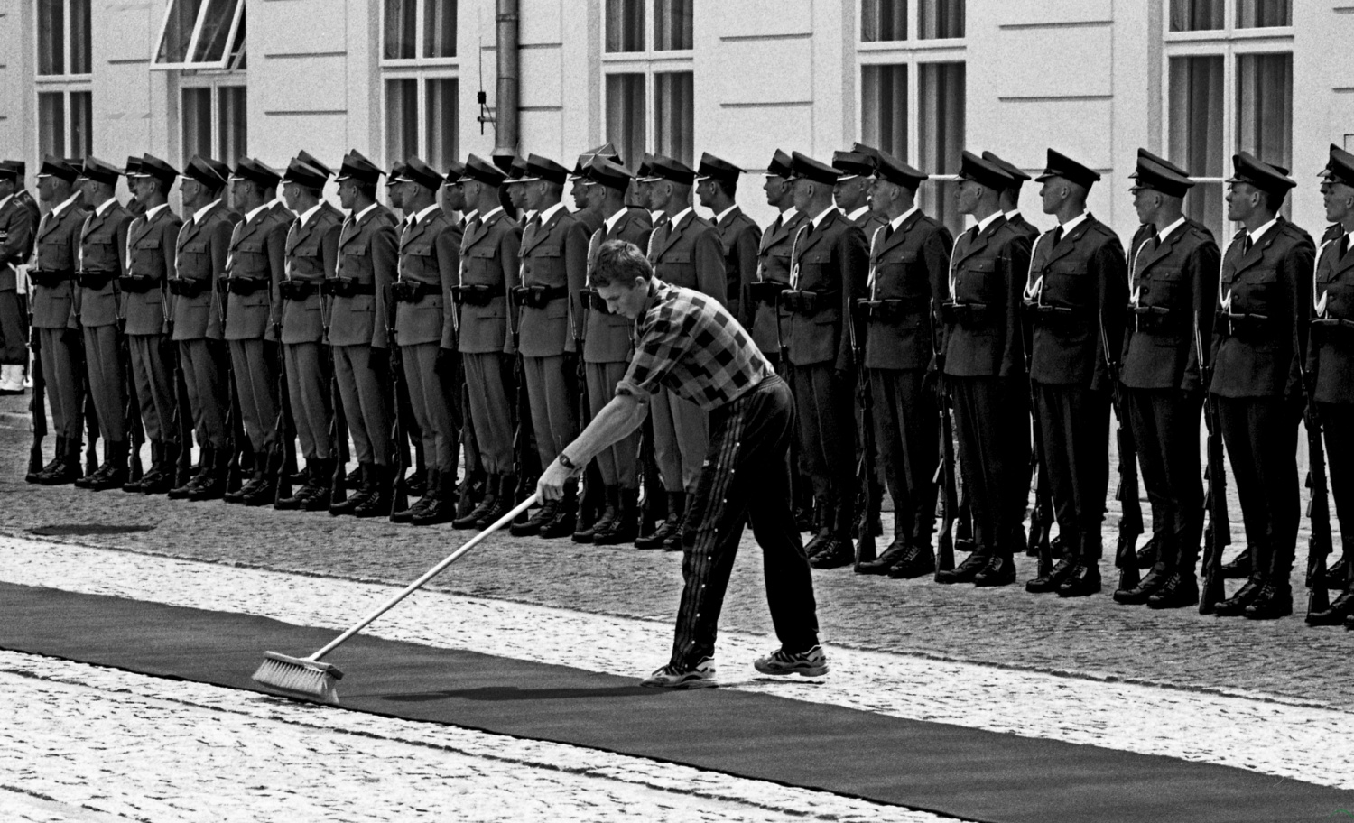 „Emocje – przemijanie” na płocie w Grodźcu