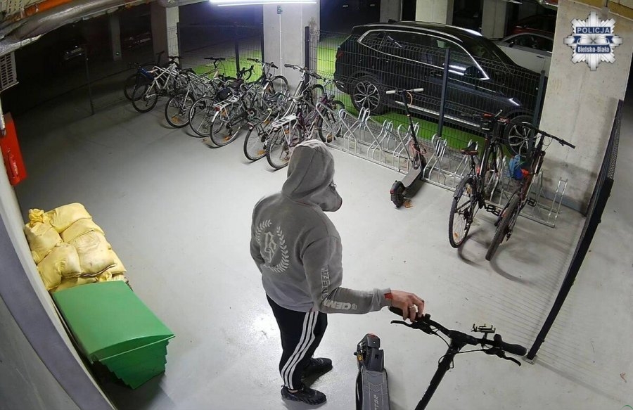 Zwinęli hulajnogę należącą do nastolatka. Są już w rękach policji