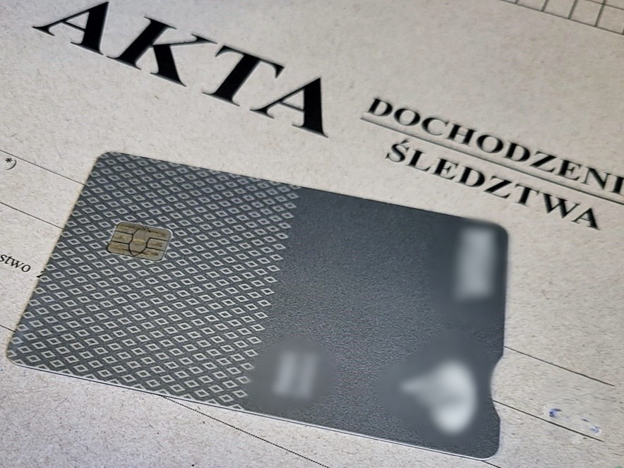 Tanie wino na cudzy koszt. Chciał sprawdzić, czy karta działa