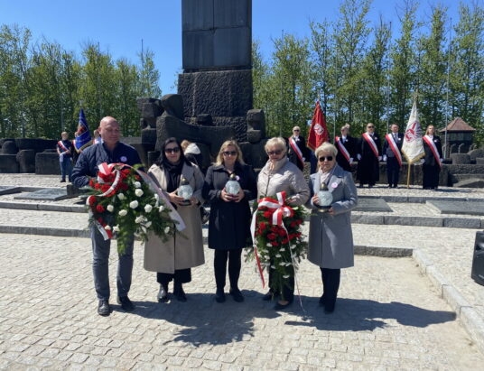 Na znak pamięci i pokoju. Nauczyciele oddali hołd zgładzonym w obozie