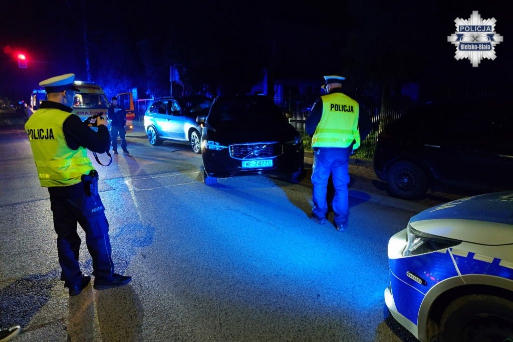 Przejechał przez rondo… na wprost. Plaga nietrzeźwych kierowców