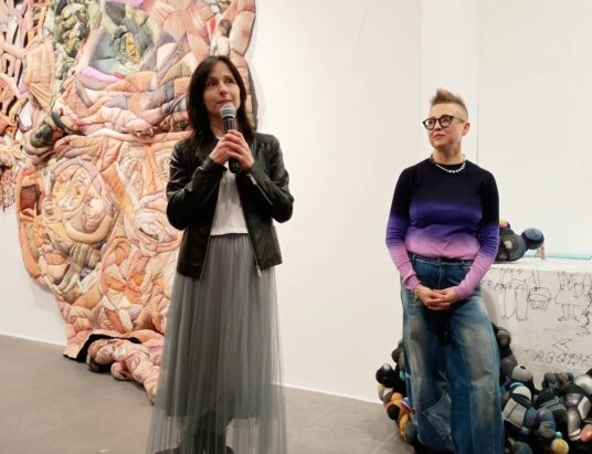 „Przedpokój. Herstories”, czyli twórczy dialog o trudnych doświadczeniach