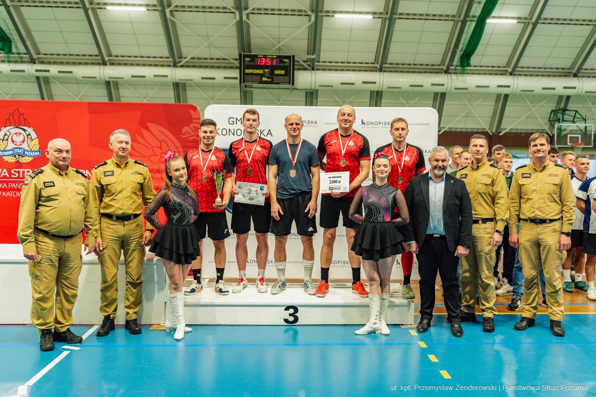 Futsalowa drużyna bielskich strażaków na trzecim miejscu
