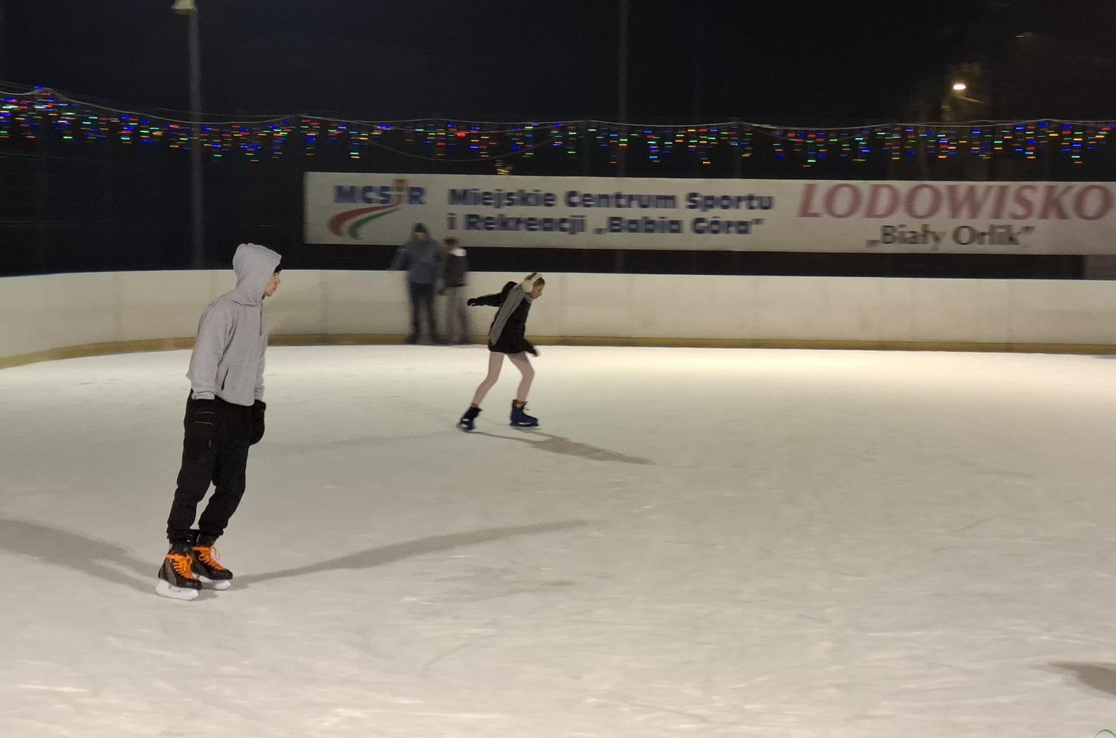 Czy lodowisko w Suchej Beskidzkiej cieszyło się popularnością? | WIDEO