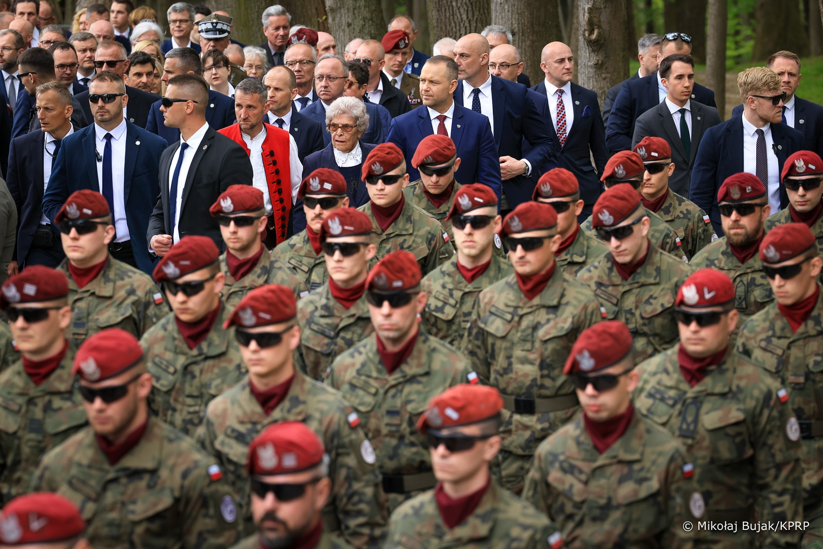 Ceremonia pogrzebowa żołnierzy NSZ w Kamesznicy. Przybył prezydent Polski – WIDEO | ZDJĘCIA
