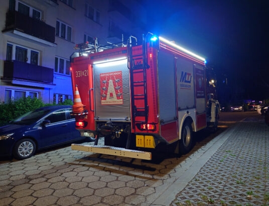 W nocy włączył się czujnik tlenku węgla. Powiadomiono operatora numeru alarmowego