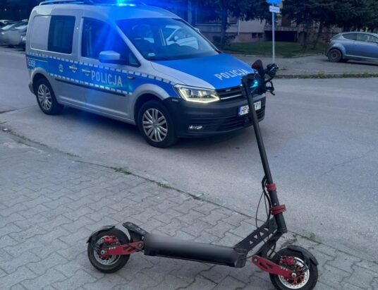 Z promilami na hulajnodze