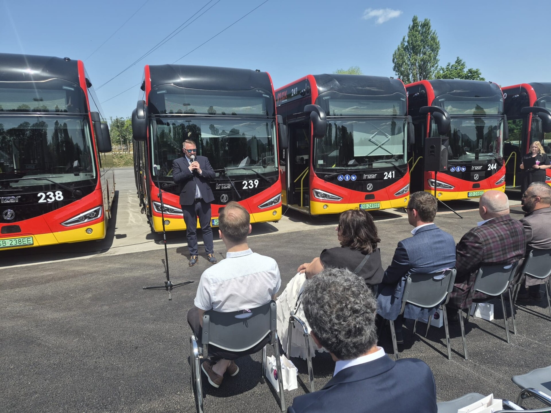 MZK Bielsko-Biała odebrało pierwsze przegubowe autobusy elektryczne Solaris Urbino 18 electric [FOTO]