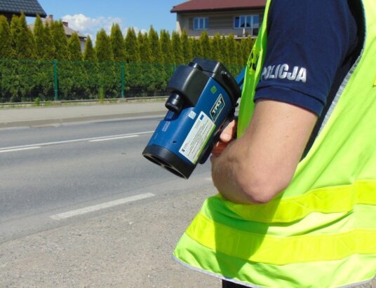 Gnał 111 km/h w terenie zabudowanym