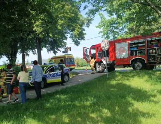 Zderzenie hulajnogi z samochodem w Ustroniu. 59-latek trafił do szpitala