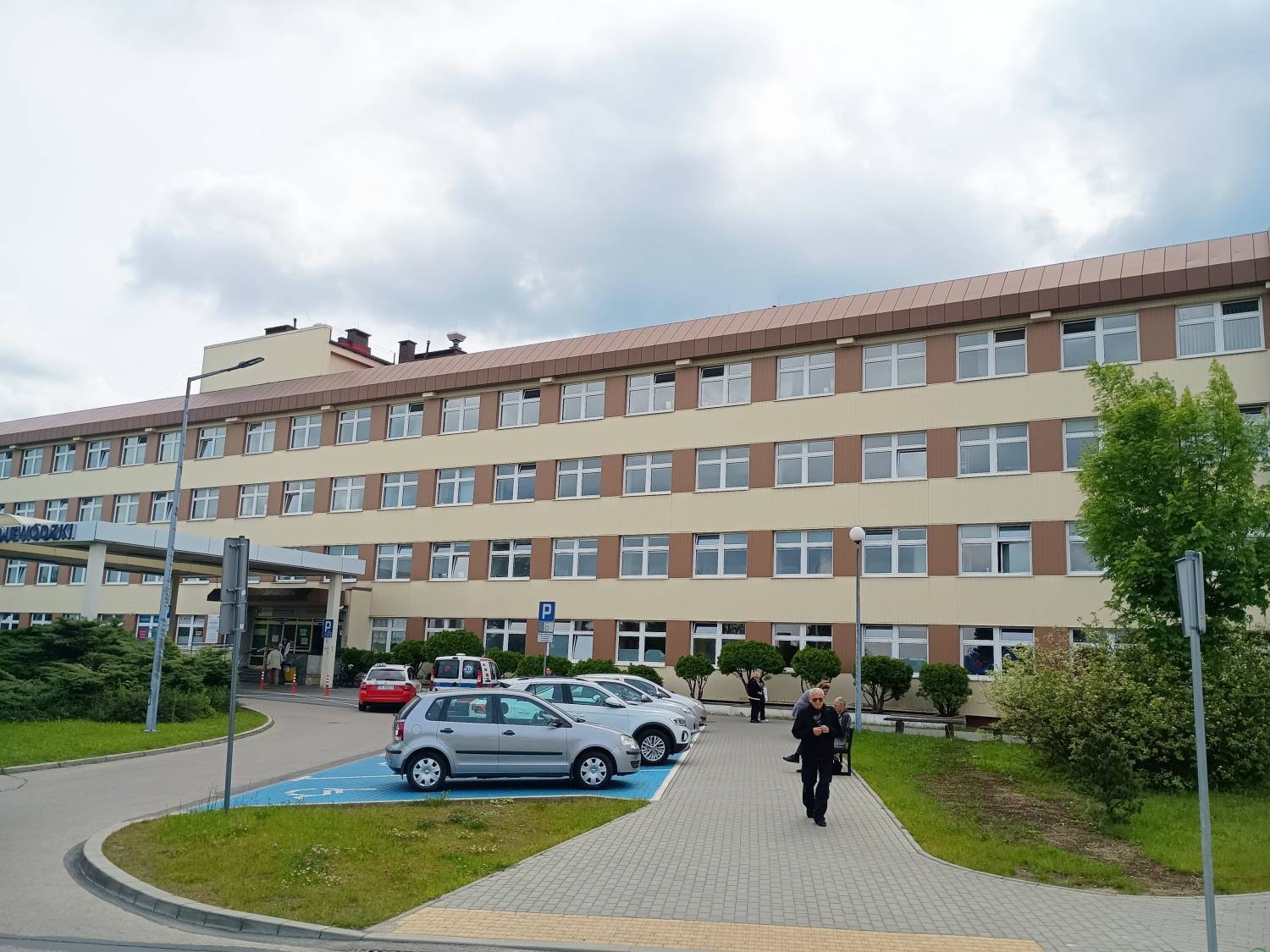Nowe komputery, przebudowa lądowiska. Inwestycje w Szpitalu Wojewódzkim