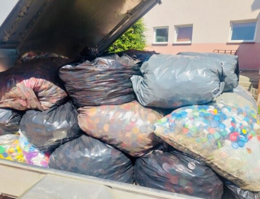 Blisko 750 kg plastikowych nakrętek w „Goleszowskim sercu”. Będzie wsparcie dla Stasia z Dzięgielowa
