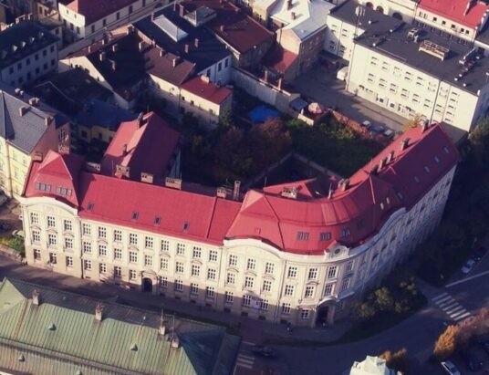 Nowoczesna szkoła to podstawa. Powiat cieszyński z milionami na szkolne pracownie