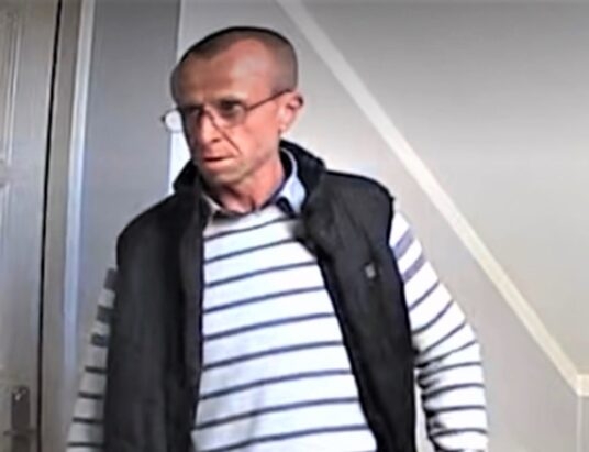 Rozpoznajesz tego mężczyznę? Powiadom policję