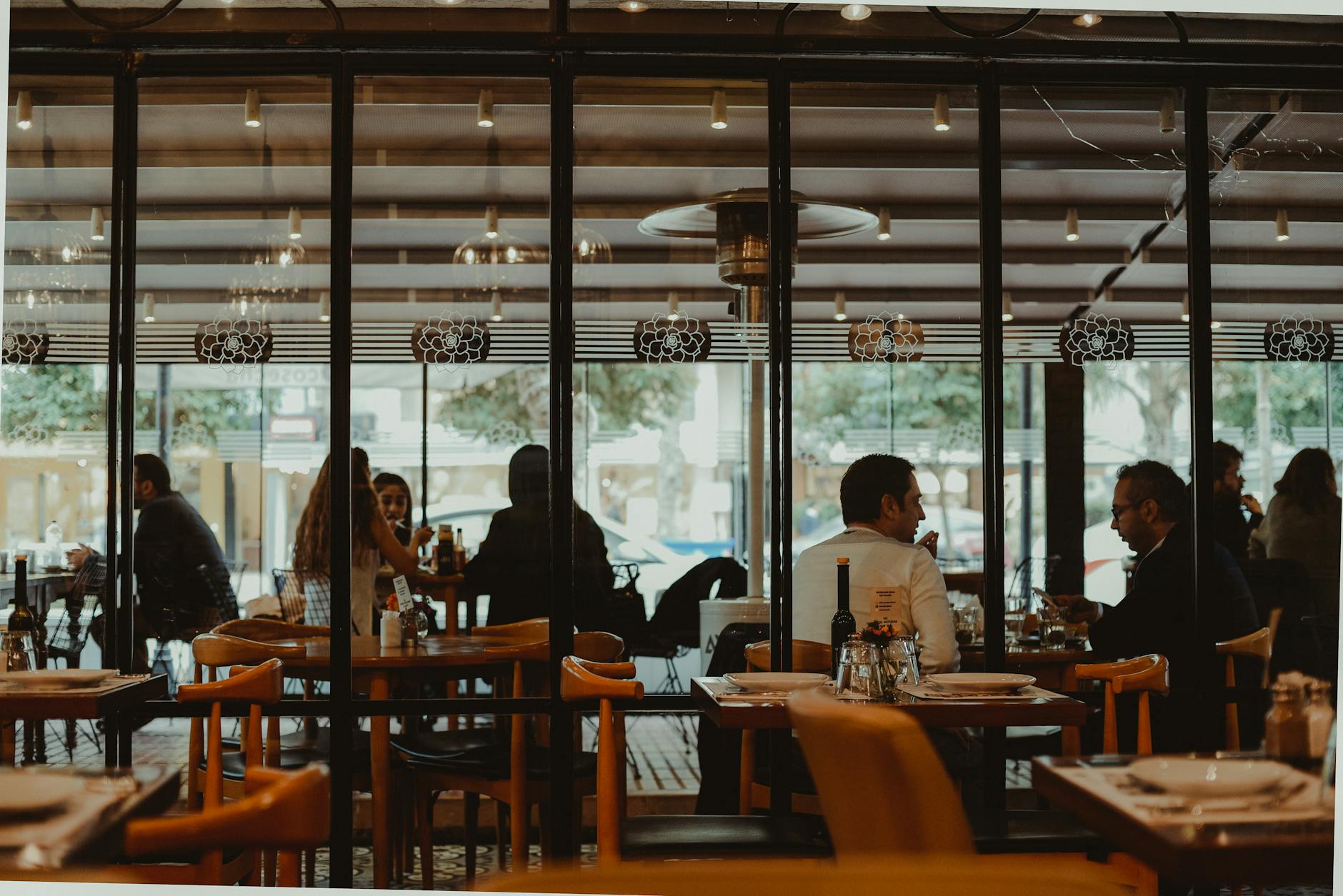 Restauracje pracownicze – czym są i czy warto z nich korzystać?