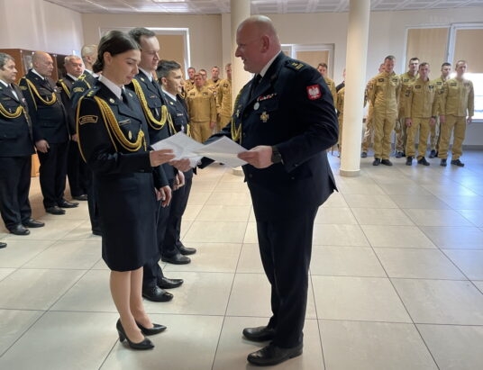 Podziękowania za trud i strażackie awanse