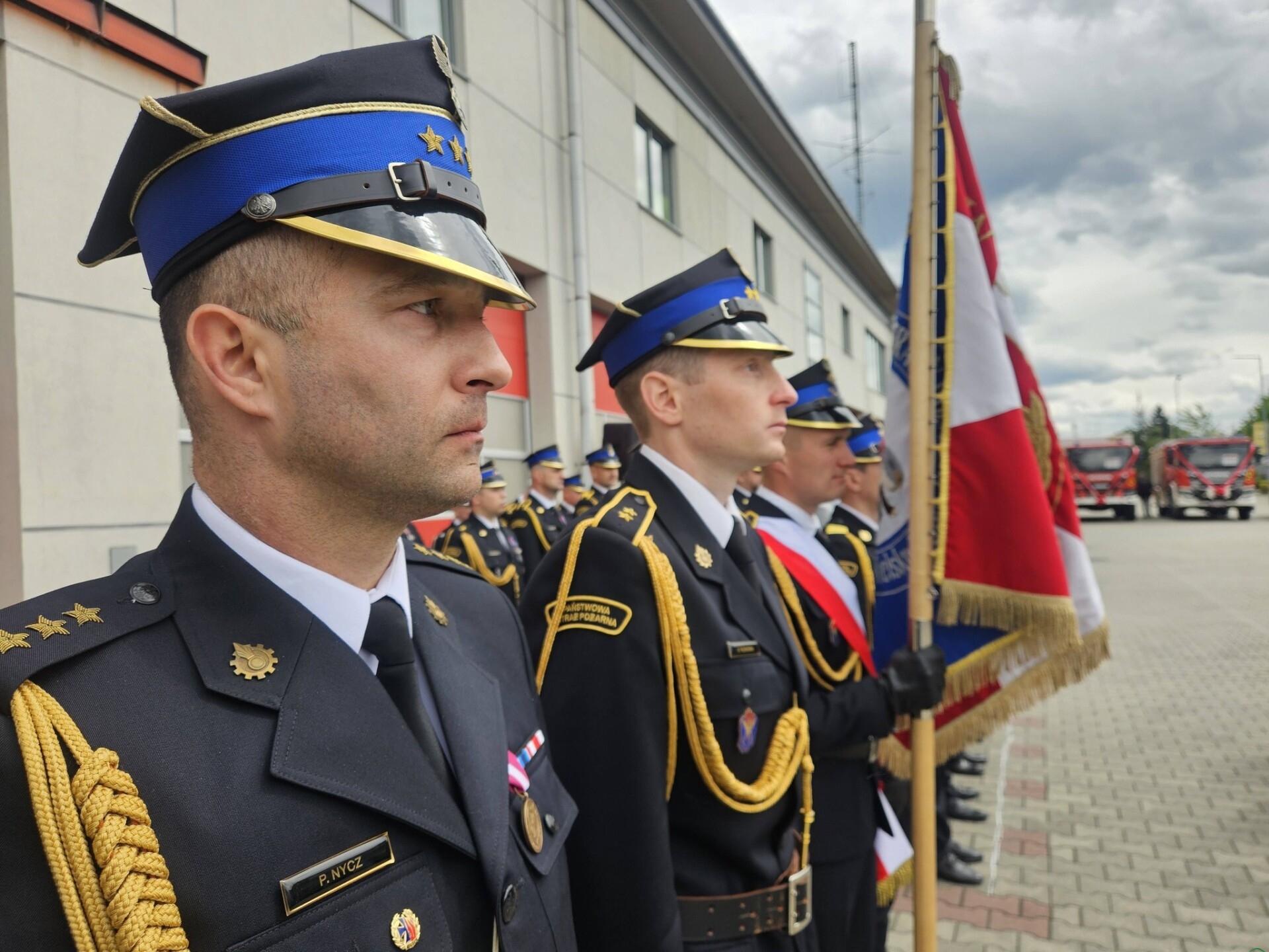 Medale, awanse i nowy sprzęt. Uroczyste obchody Dnia Strażaka ZDJĘCIA