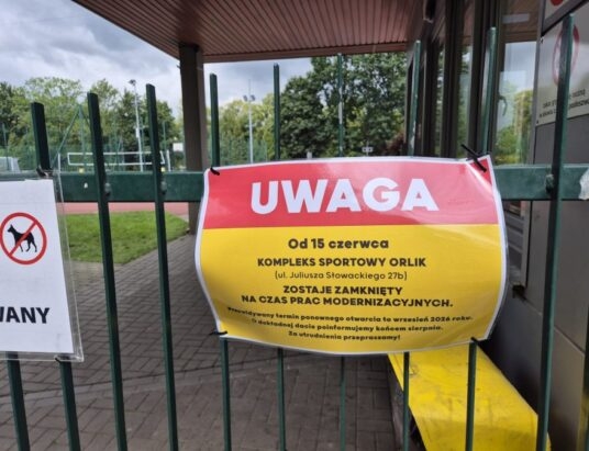 Rusza inwestycja, kompleks zamknięty przez całe wakacje. Mieszkańcy krytykują, BBOSiR odpowiada