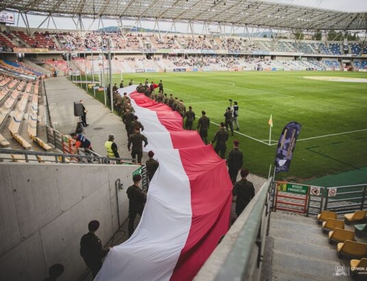 Dzień Weterana na Stadionie Miejskim w Bielsku-Białej. Mecz żołnierzy z byłymi piłkarzami