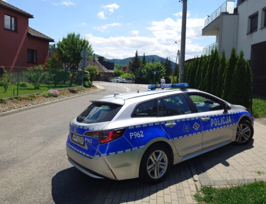 Zderzenie rowerzysty z ciężarówką. Kierowca jednośladu zabrany do szpitala